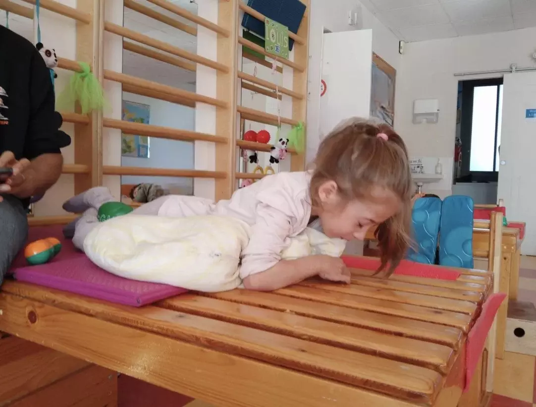 {Un bout d'Emmy}_11_28_2025_7-Photoroom